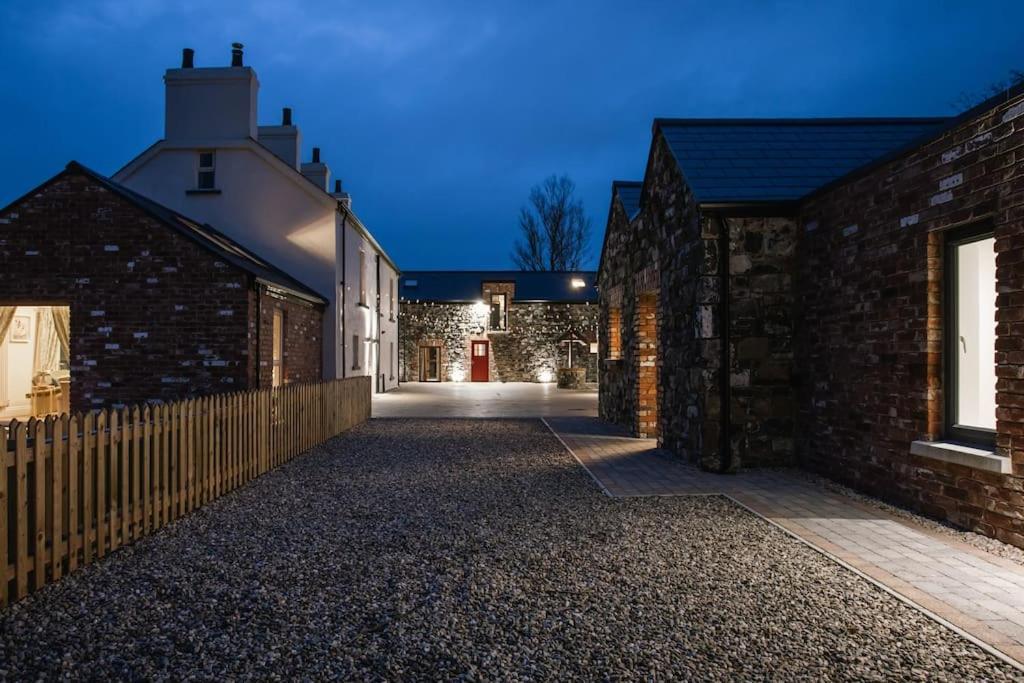 The Barn At Corrstown Village ポートラッシュ エクステリア 写真