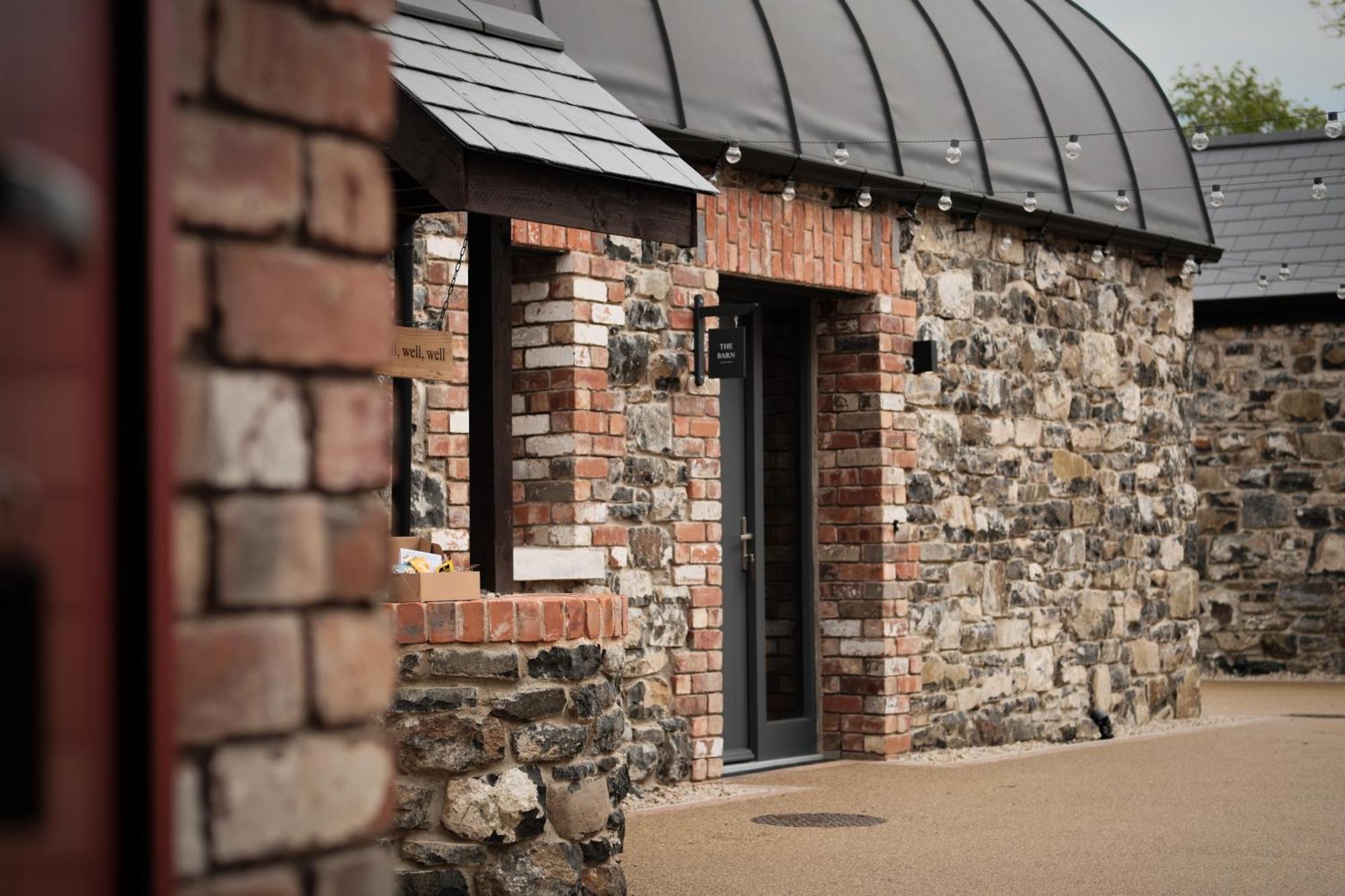 The Barn At Corrstown Village ポートラッシュ エクステリア 写真
